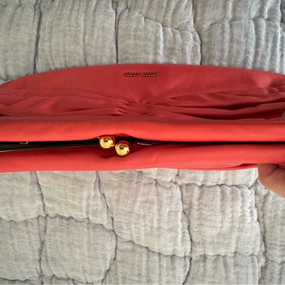 Miu miu bow coral clutch - Picture 2 of 4